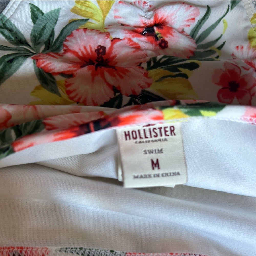 Strapless Hollister floral bikini top size XS and bottom size M - Picture 6 of 6